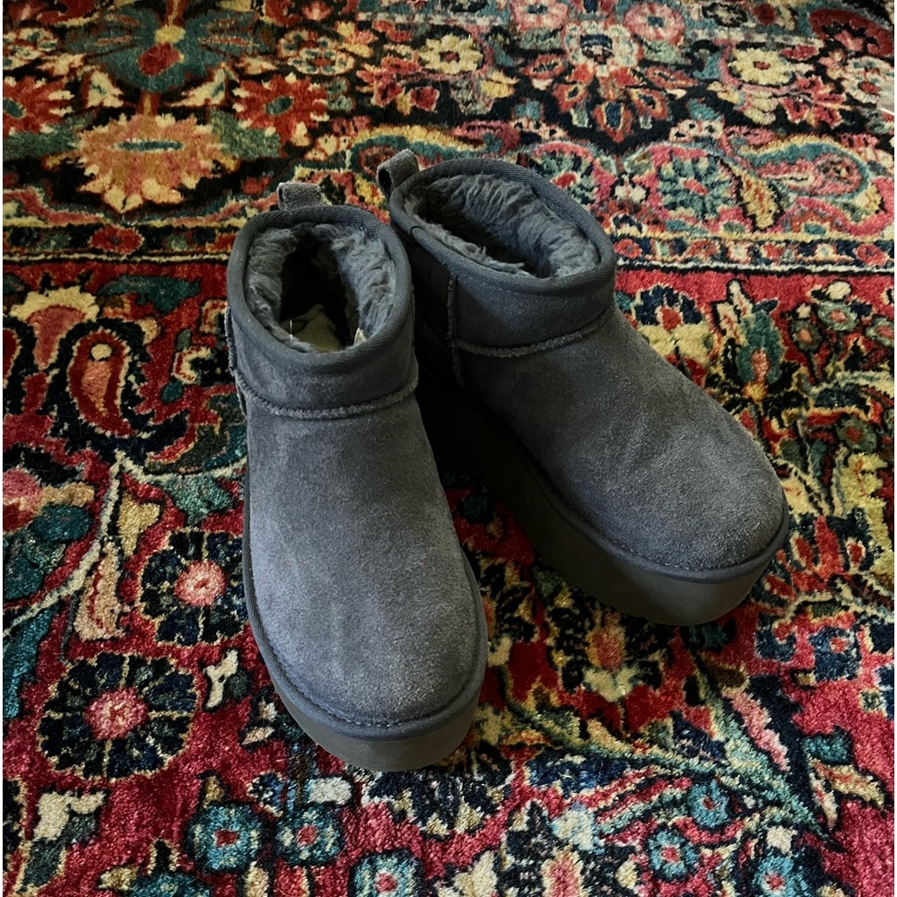 UGG boot